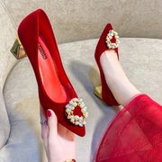 春季婚鞋红秀禾鞋女2022年中式婚礼新娘鞋加绒高跟鞋结婚粗跟