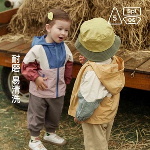 儿童衣服2024春季男女宝宝风衣外套拼接撞色韩版防风带帽上
