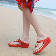 舒适软底防滑坡跟拖鞋女夏外穿波西米亚夹趾沙滩鞋人字拖高跟凉拖