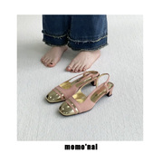 momo'nai2024春夏，时尚圆头拼色粗跟女鞋中跟包头凉鞋
