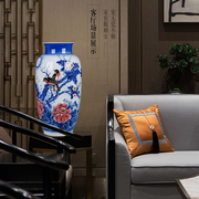 景德镇陶瓷花瓶名家手绘青花瓷釉下中式客厅办公室轻奢装饰品摆件