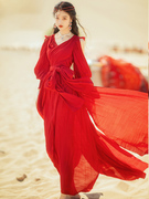 莫高窟沙漠旅行穿搭露肩，复古红色连衣裙三亚新疆青海湖度假长裙夏