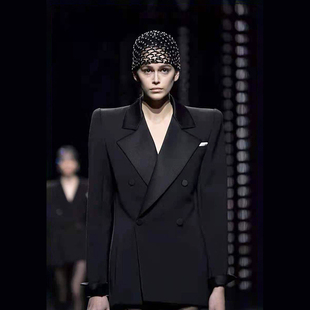 时尚明星刘嘉玲kaia同款ol显瘦中长款气质双排扣黑色，西装外套2023