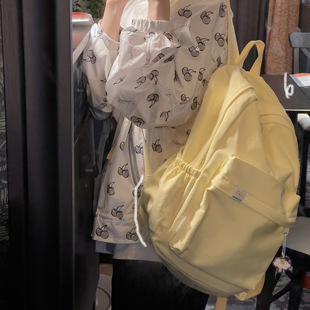 苏在在(苏在在)同款书包，女韩版初中生可爱奶黄色背包，高中学生大容量双肩包