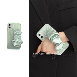 ins高级感炫彩薄荷绿丝巾，手腕带用苹果15promax手机壳iphone13韩系少女14pro保护15套
