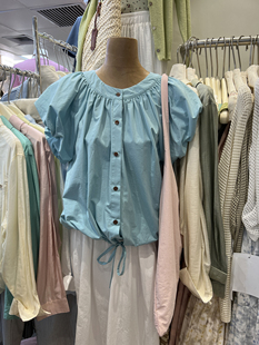 韩版夏季潮流时尚，十三行净色泡泡短袖圆领，单排扣抽绳设计衬衣