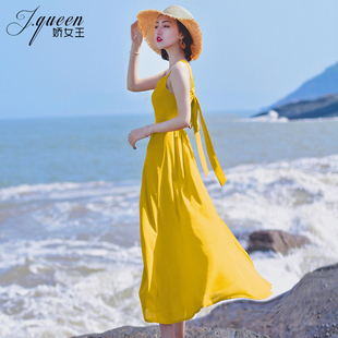 黄色沙滩裙女夏2024海边度假雪纺，无袖吊带连衣裙性感露背超仙长裙