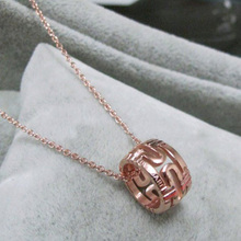 Bvlgari Bvlgari collar del ciclo k anillo de oro hueco de acero de oro rosa collar de titanio collar Luo