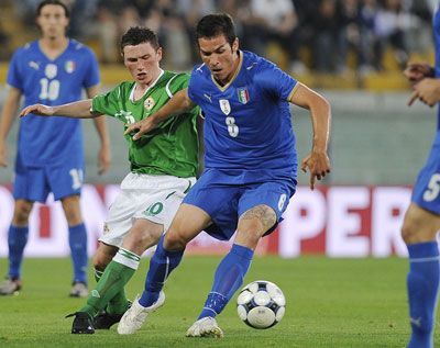 乐09友谊赛:罗西世界波老将首秀进球,意大利3