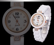 白色陶瓷女表时尚，水钻时装表防水镶钻女士手表石英表小巧腕表