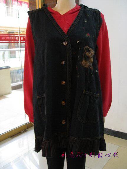 别具一格 绣花小鱼灰色带帽两用领镶钻<em>马夹</em>05