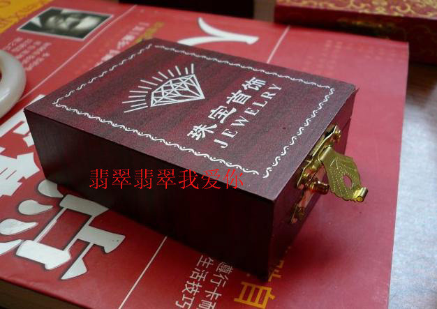 精品木制吊坠盒在类目 饰品/流行首饰/时尚饰品新, 首饰收纳, 首饰展示架中 - 来自Buy2taobao.com提供专业的淘宝代购服务