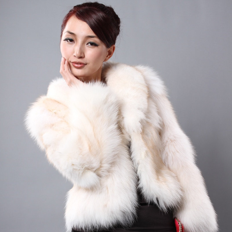 皮草,特!理想状态 狐狸毛领<em>针织</em>马甲<em>开衫</em> 短款