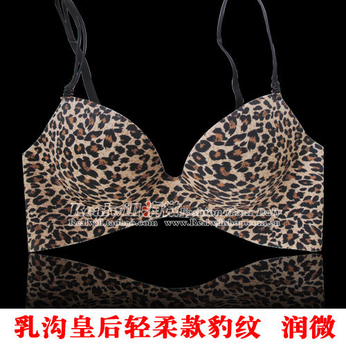 润微！乳沟皇后轻柔款豹纹花光面无痕一片式舒适聚拢文胸