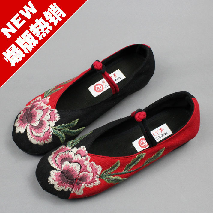 正品/老北京布鞋 新款大气流行复古扣带花朵绣花鞋平底女单鞋<span class=H>906</span>W