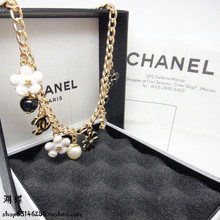 Serie de la mano de cristal modelos jardín de metal collar de flores de las mujeres no son alérgicos a la chapa del collar de Chanel vacío