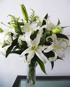 白色香水百合5枝花束 送花瓶 鲜花上海花店 生日鲜花店订花上海