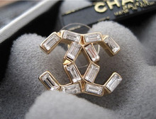 Contadores con modelos de alta calidad de las pequeñas fragantes doble C de diamantes pendientes de diamantes pendientes chapados en oro estándar K