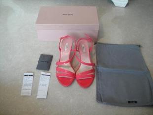  全新 Miu Miu的糖果中跟凉鞋 超级好看！