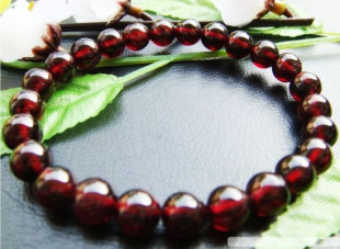  疯抢 特价巴西天然酒红石榴石手链6--9MM 火爆抢购 特超值奥