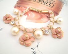 CHANEL Chanel camelia de flores Flash niño brote perforado perlas brazalete chapado en oro de la cinta K