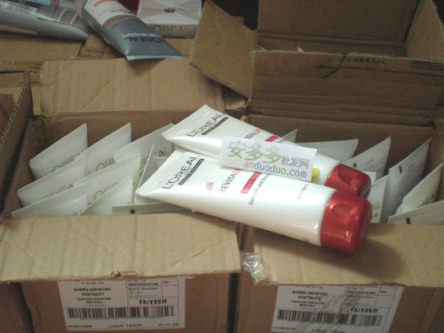 深圳哪里有化妆品批发市场?麻烦高手点路 - 深