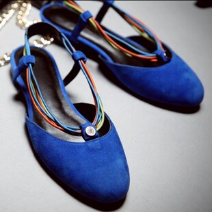  新款韩国风复古明星范儿 个性设计真皮包头平底平跟女凉鞋