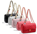 chanel<span class=H>香奈儿</span>女包2010新款菱格链条手提单肩斜跨爱心挂坠淑包包邮