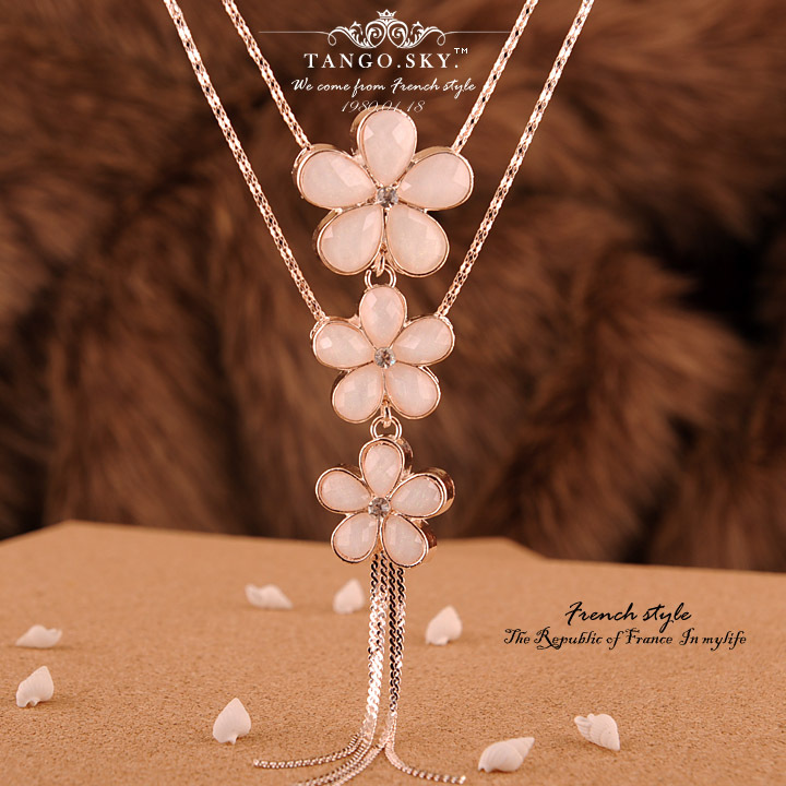 米色梅花长款毛衣链...