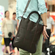 2013单肩斜跨包包，竖款韩版格子男包，pu格子包手提包