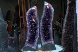 巴西紫水晶洞聚宝盆，巴西紫晶洞25.7和31.25对洞