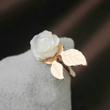 Diseño físico de la famosa foto grande de lujo pequeñas fragantes hojas de camelia fritillary ha puesto el anillo de titanio