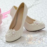 秋冬新娘白色婚鞋中跟水晶水钻珍珠，伴娘鞋演出礼服敬酒鞋手工单鞋