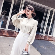 2018春装女韩版珍珠扣立领优雅亮丝名媛OL蝙蝠长袖衬衫雪纺衫