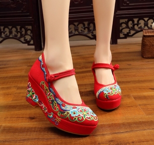 舒适高跟绣花老北京布鞋，女坡跟刺绣新娘，红色婚鞋8cm秀禾鞋