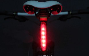 自行车长条尾灯山地车红色警示灯，联排闪烁尾灯，5led单车装备尾灯
