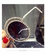欧美韩复古(韩复古)圆框金属，架墨镜太阳眼镜个性奢华太阳镜开车墨镜