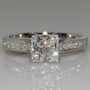公主正方钻戒指S925纯银方形克拉钻戒女仿真莫桑钻石求婚结婚指环