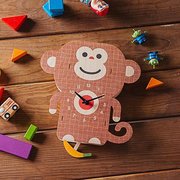 美国进口挂钟创意设计儿童挂钟呆萌小动物卡通木质时尚静音挂钟