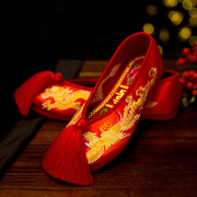 老北京中式秀禾鞋流苏新娘婚鞋红色女绣花布鞋千层底龙凤上轿单鞋