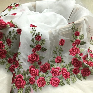 立体欧根纱蕾丝玫瑰红刺绣裙子布料 单边绣花蓬蓬裙面料