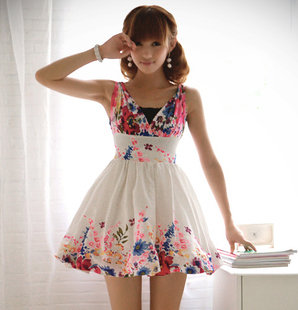 ���¸���ӡ��ͼ��ʱ�к������仨������ȹ���¿�Ůװ