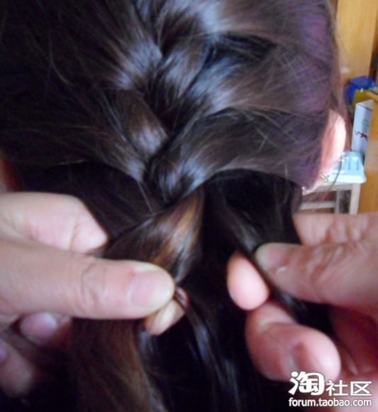 淘友示范浪漫陈翔的<em>发型怎么弄</em>盘发分解全过程