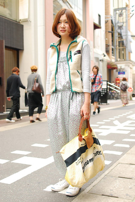 超性感大胆!街拍日本网络红人莫小雪街头最个